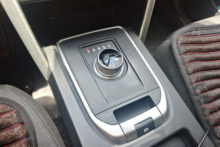 Used Land Rover Discovery Sport 2016 2.0T HSE Gear Lever