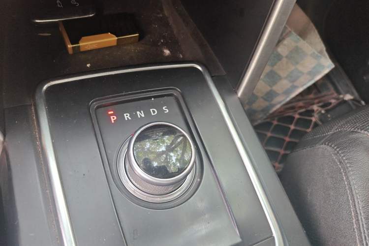 Used Land Rover Discovery Sport 2016 2.0T HSE Gear Lever