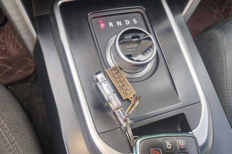 Used Land Rover Discovery Sport 2016 2.0T HSE Gear Lever