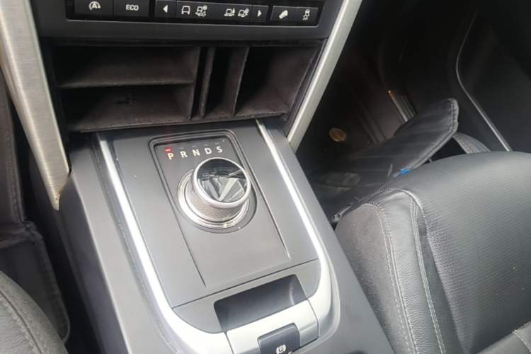 Used Land Rover Discovery Sport 2016 2.0T HSE Gear Lever