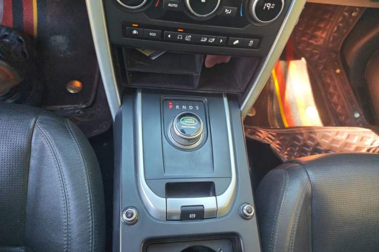 Used Land Rover Discovery Sport 2016 2.0T SE Gear Lever