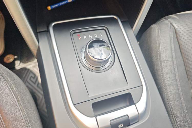 Used Land Rover Discovery Sport 2016 2.0T HSE Gear Lever