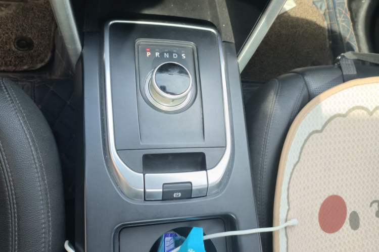 Used Land Rover Discovery Sport 2016 2.0T SE Gear Lever