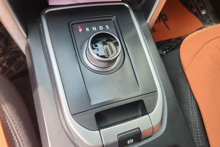 Used Land Rover Discovery Sport 2016 2.0T SE Gear Lever