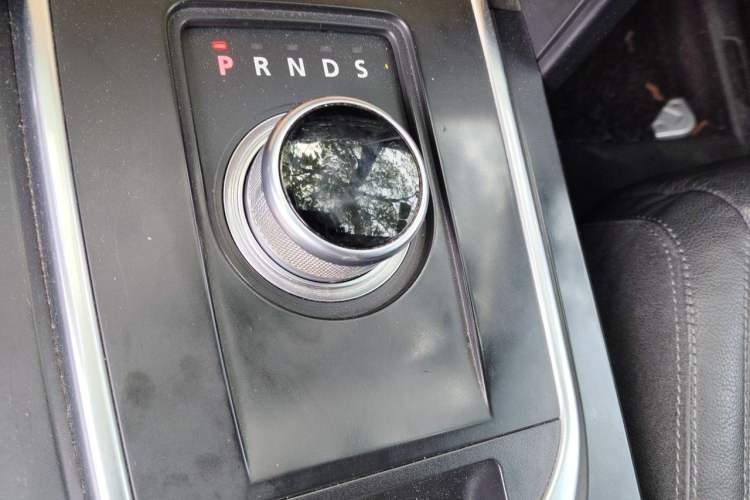 Used Land Rover Discovery Sport 2016 2.0T S Gear Lever