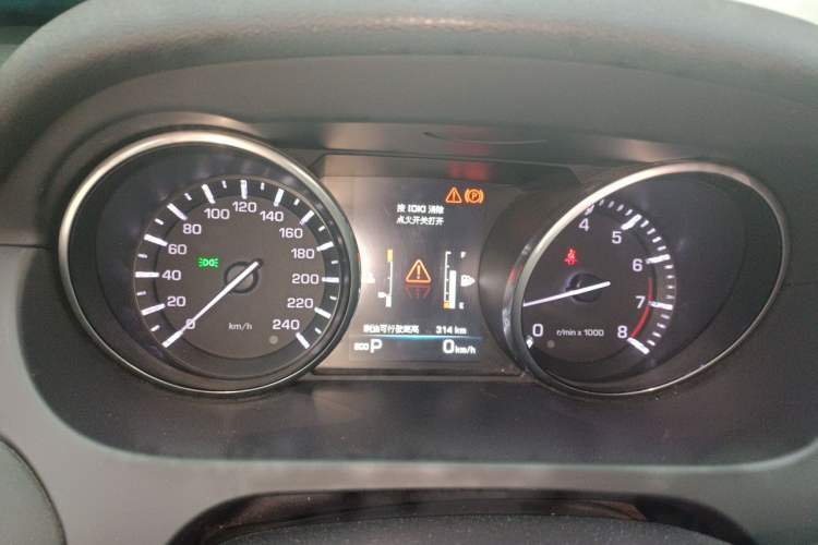 Used Land Rover Discovery Sport 2016 2.0T SE Instrument Cluster