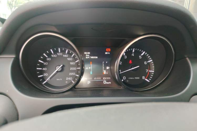 Used Land Rover Discovery Sport 2016 2.0T SE Instrument Cluster