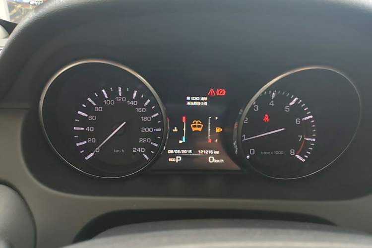 Used Land Rover Discovery Sport 2016 2.0T SE Instrument Cluster
