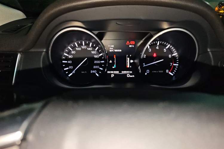 Used Land Rover Discovery Sport 2016 2.0T SE Instrument Cluster