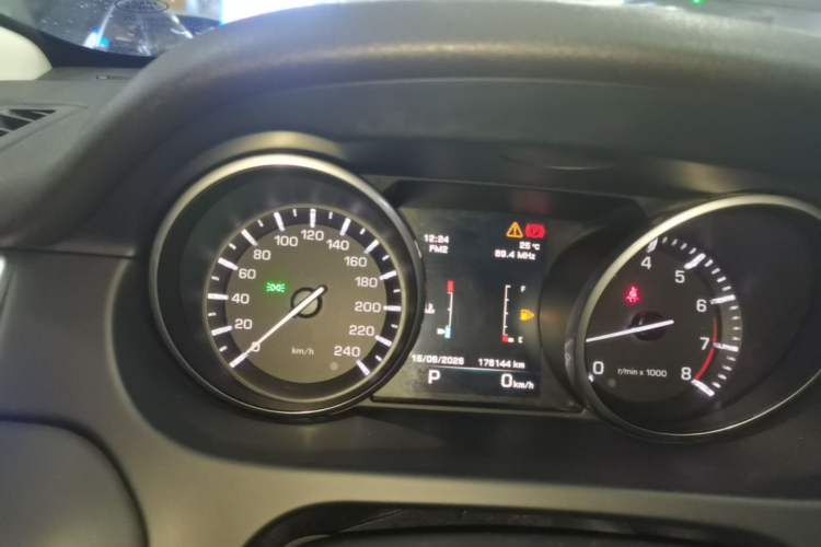 Used Land Rover Discovery Sport 2016 2.0T HSE LUXURY Instrument Cluster
