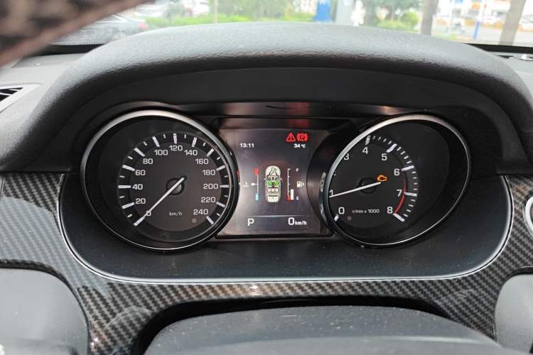 Used Land Rover Discovery Sport 2016 2.0T SE Instrument Cluster