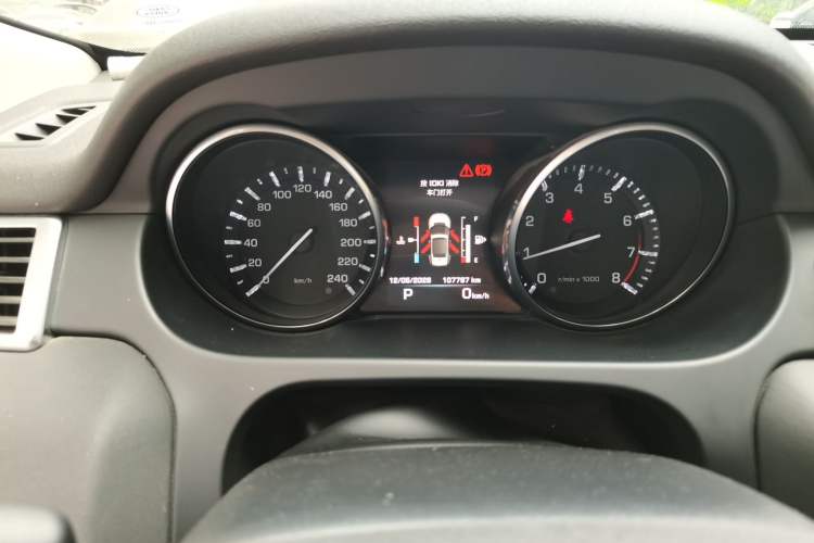 Used Land Rover Discovery Sport 2016 2.0T SE Instrument Cluster