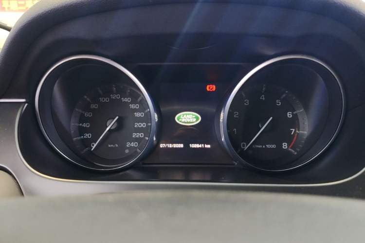 Used Land Rover Discovery Sport 2016 2.0T SE Instrument Cluster