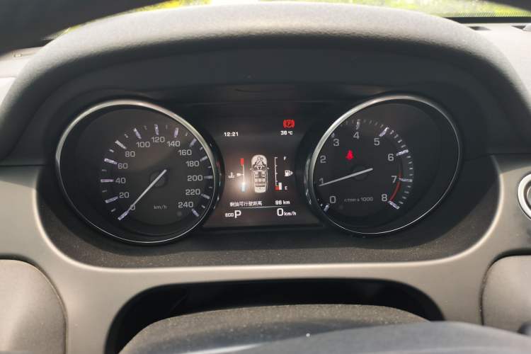 Used Land Rover Discovery Sport 2016 2.0T SE Instrument Cluster