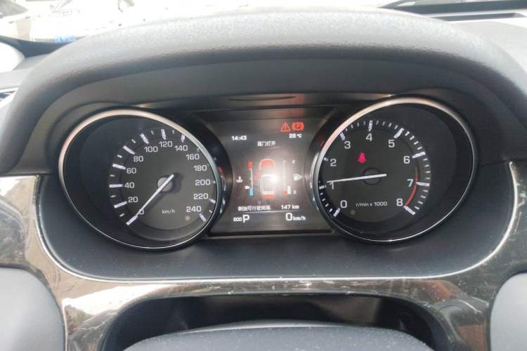 Used Land Rover Discovery Sport 2016 2.0T SE Instrument Cluster