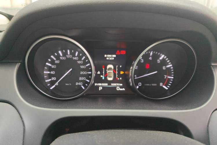 Used Land Rover Discovery Sport 2016 2.0T SE Instrument Cluster