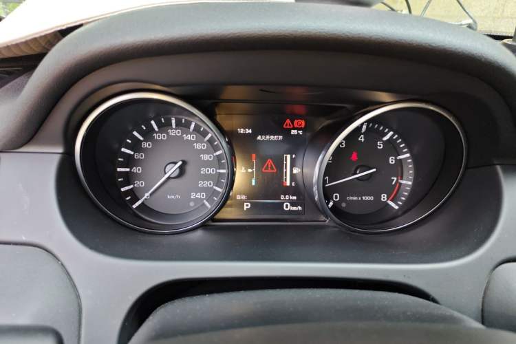 Used Land Rover Discovery Sport 2016 2.0T SE Instrument Cluster