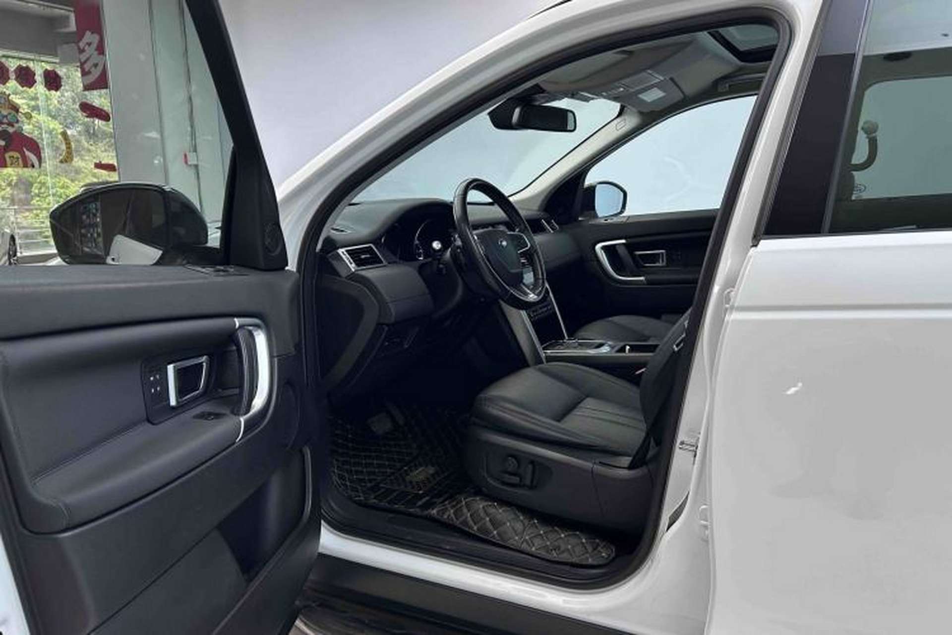 Used Land Rover Discovery Sport 2016 2.0T HSE Interior 1