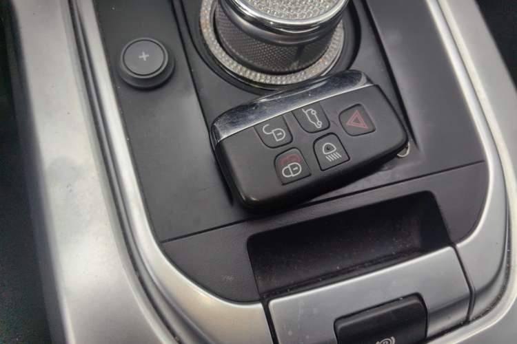 Used Land Rover Discovery Sport 2016 2.0T HSE Interior 1
