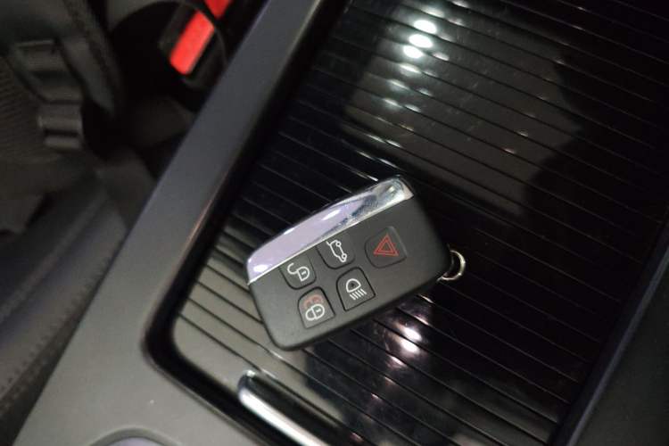 Used Land Rover Discovery Sport 2016 2.0T S Interior 1