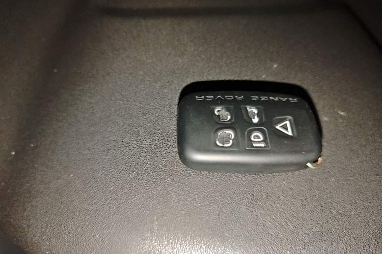 Used Land Rover Discovery Sport 2016 2.0T SE Interior 1