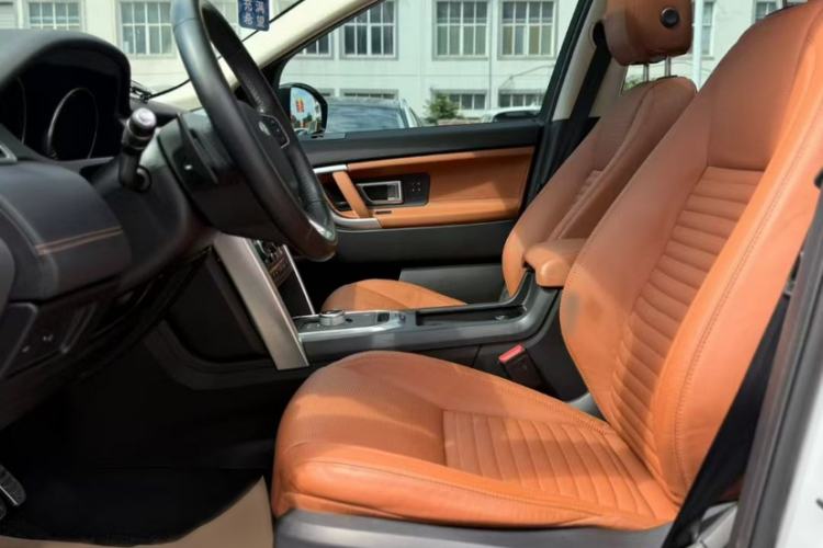 Used Land Rover Discovery Sport 2016 2.0T HSE Interior 1