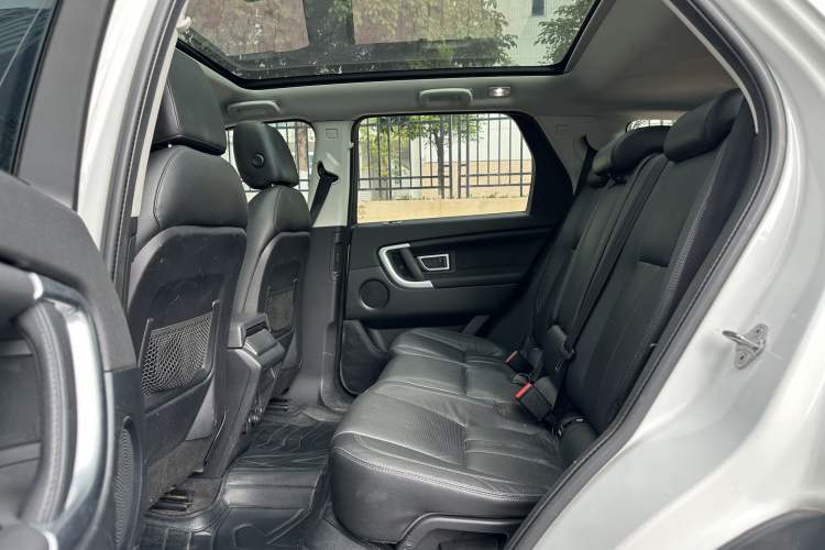 Used Land Rover Discovery Sport 2016 2.0T HSE Interior 2