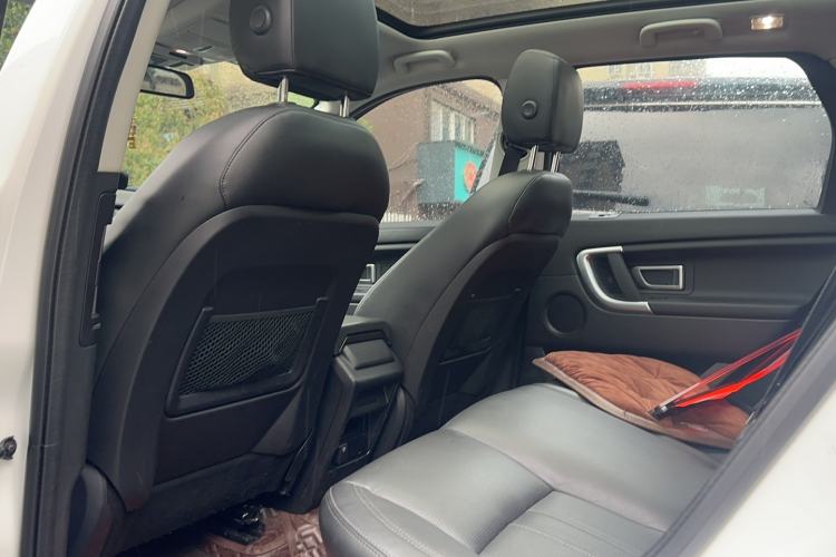 Used Land Rover Discovery Sport 2016 2.0T SE Interior 2