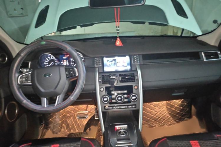 Used Land Rover Discovery Sport 2016 2.0T SE Interior 2