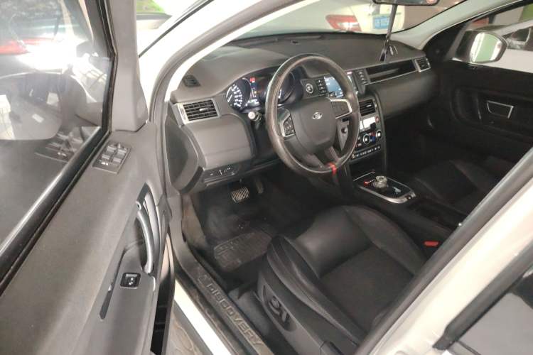 Used Land Rover Discovery Sport 2016 2.0T S Interior 3