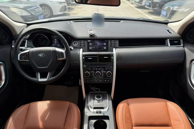 Used Land Rover Discovery Sport 2016 2.0T HSE Interior 3