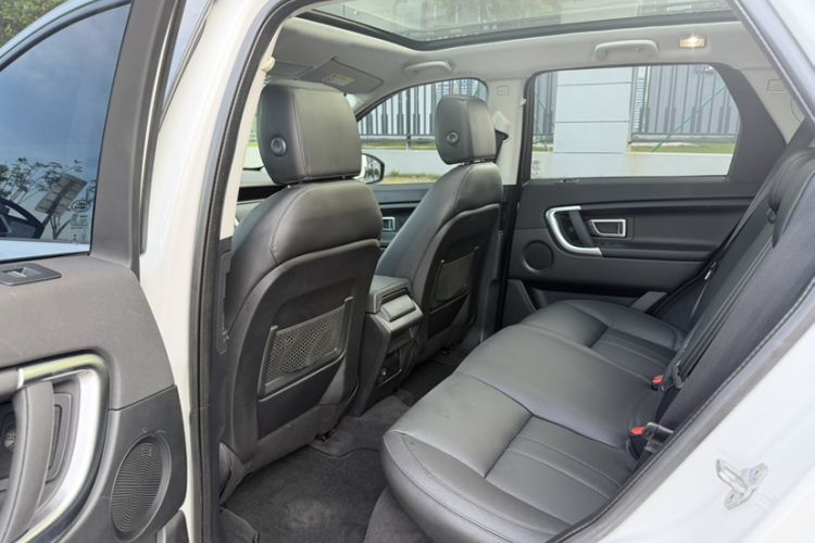Used Land Rover Discovery Sport 2016 2.0T SE Interior 5