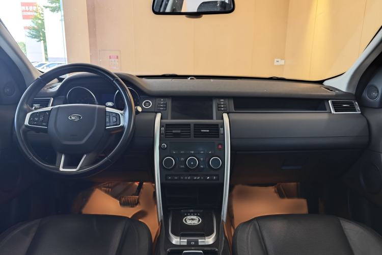 Used Land Rover Discovery Sport 2016 2.0T HSE Interior 5