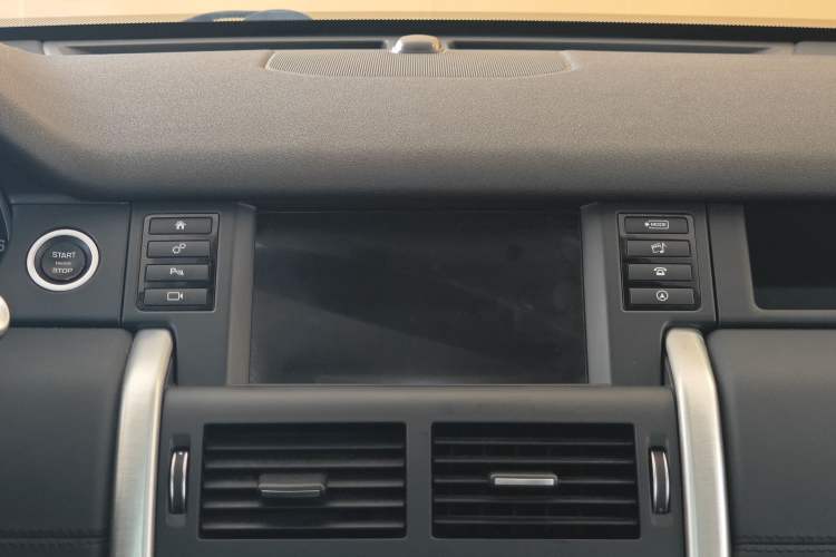 Used Land Rover Discovery Sport 2016 2.0T HSE Interior 9