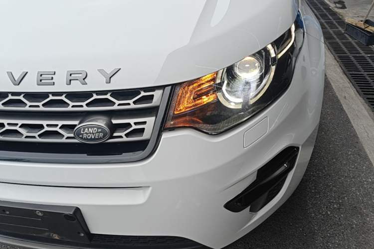 Used Land Rover Discovery Sport 2016 2.0T SE Left Front Headlight
