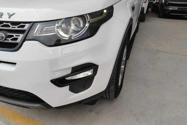 Used Land Rover Discovery Sport 2016 2.0T SE Left Front Headlight