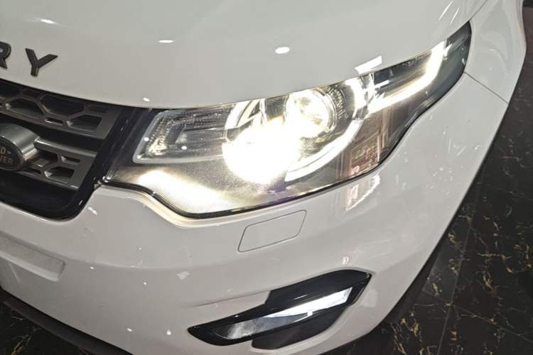 Used Land Rover Discovery Sport 2016 2.0T SE Left Front Headlight