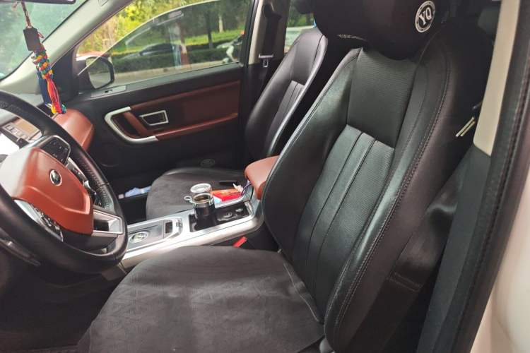 Used Land Rover Discovery Sport 2016 2.0T SE Left Front Seat