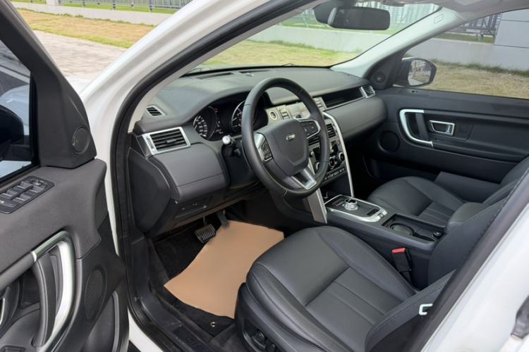 Used Land Rover Discovery Sport 2016 2.0T SE Left Front Seat