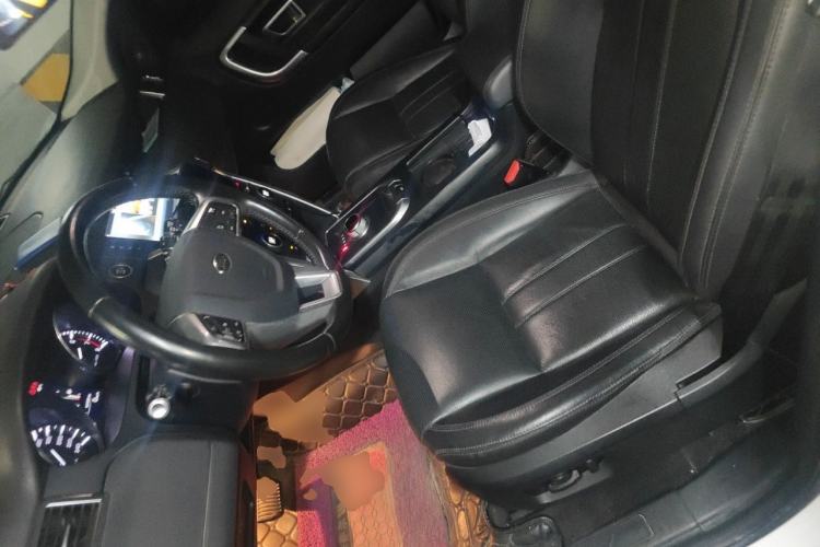 Used Land Rover Discovery Sport 2016 2.0T SE Left Front Seat