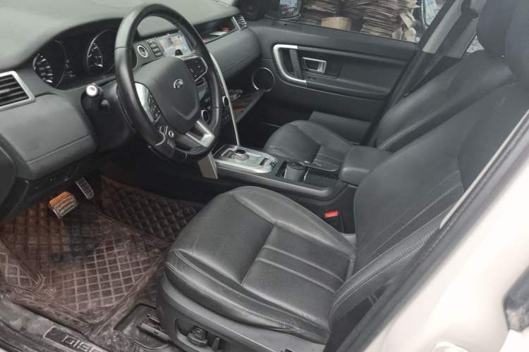 Used Land Rover Discovery Sport 2016 2.0T SE Left Front Seat