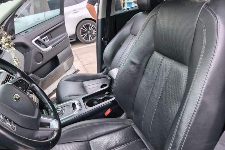 Used Land Rover Discovery Sport 2016 2.0T SE Left Front Seat