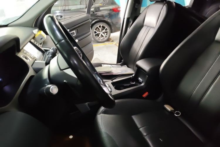 Used Land Rover Discovery Sport 2016 2.0T SE Left Front Seat