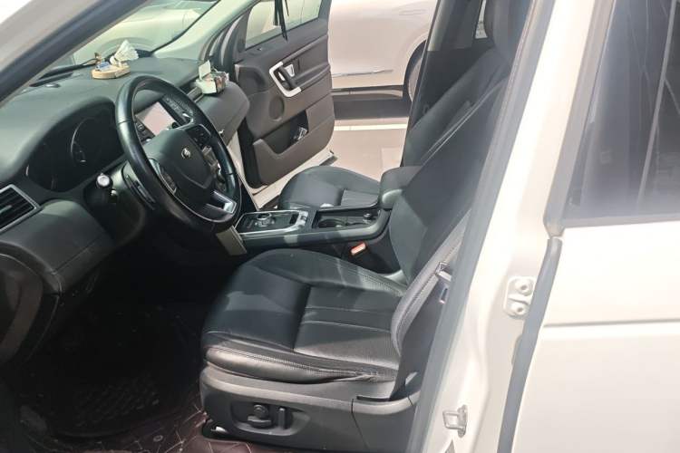 Used Land Rover Discovery Sport 2016 2.0T SE Left Front Seat