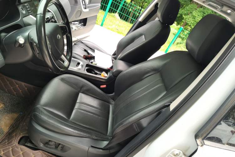 Used Land Rover Discovery Sport 2016 2.0T SE Left Front Seat