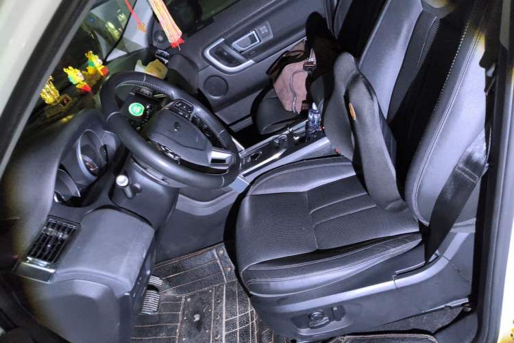 Used Land Rover Discovery Sport 2016 2.0T HSE Left Front Seat