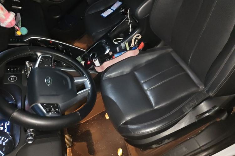Used Land Rover Discovery Sport 2016 2.0T HSE Left Front Seat
