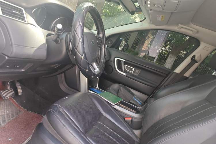 Used Land Rover Discovery Sport 2016 2.0T HSE Left Front Seat