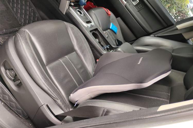 Used Land Rover Discovery Sport 2016 2.0T HSE Left Front Seat