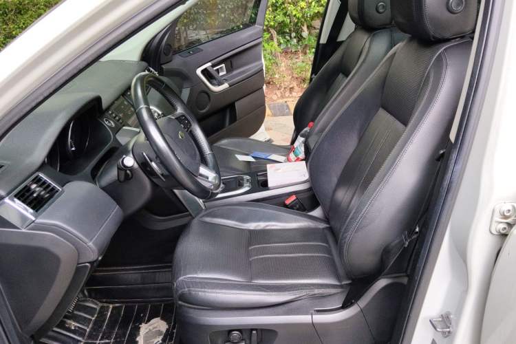 Used Land Rover Discovery Sport 2016 2.0T SE Left Front Seat